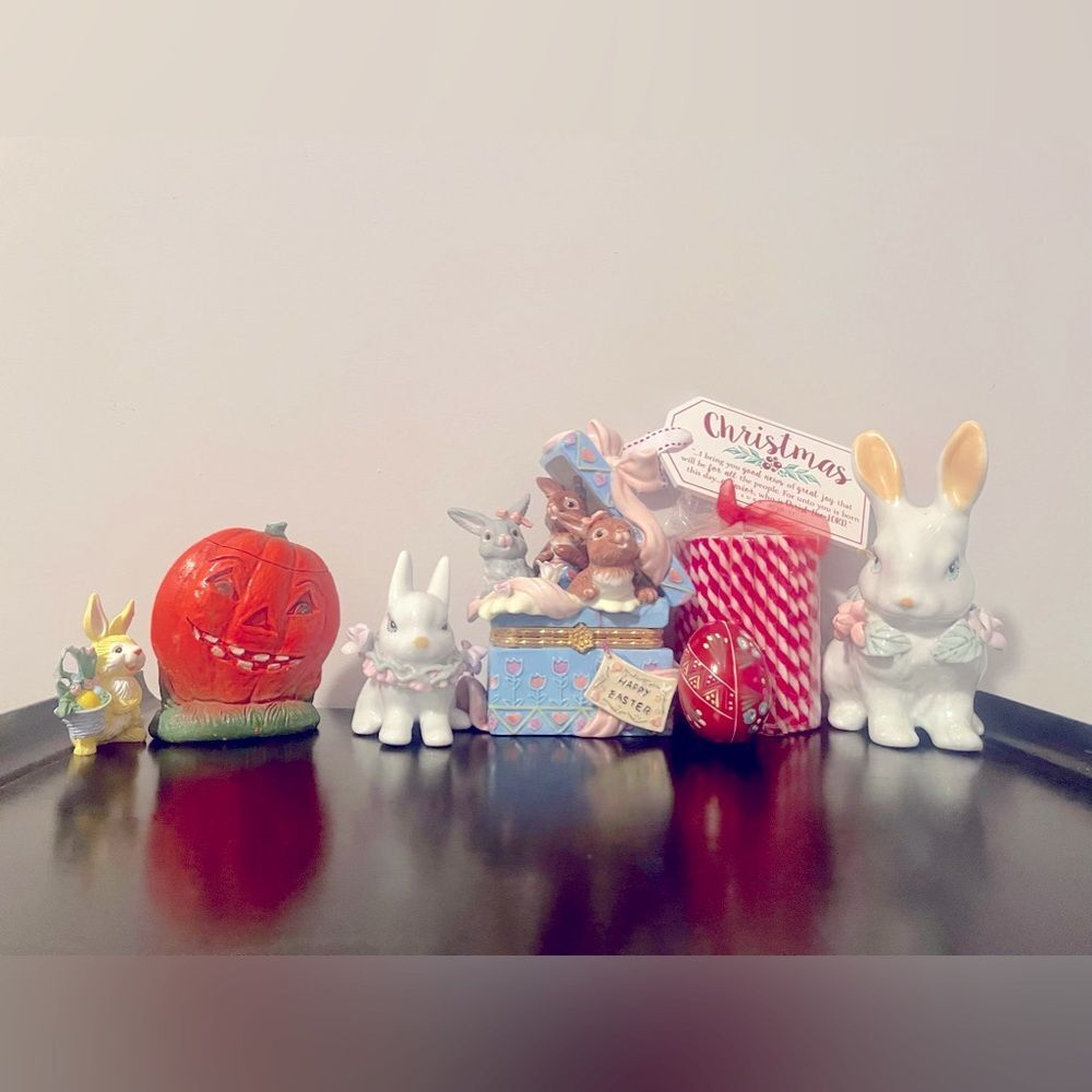 Like new! Various holiday home decor!